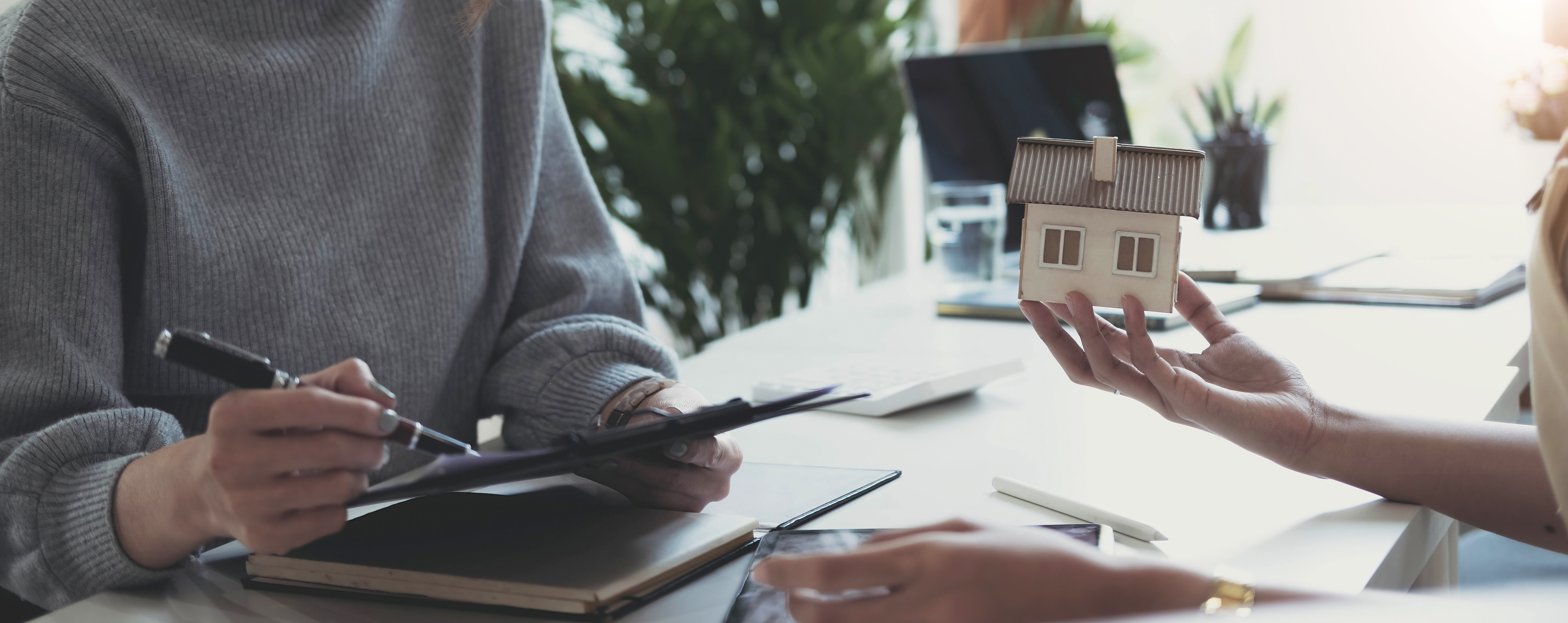 Real estate brokerage contracts for sale and rent with insurance
